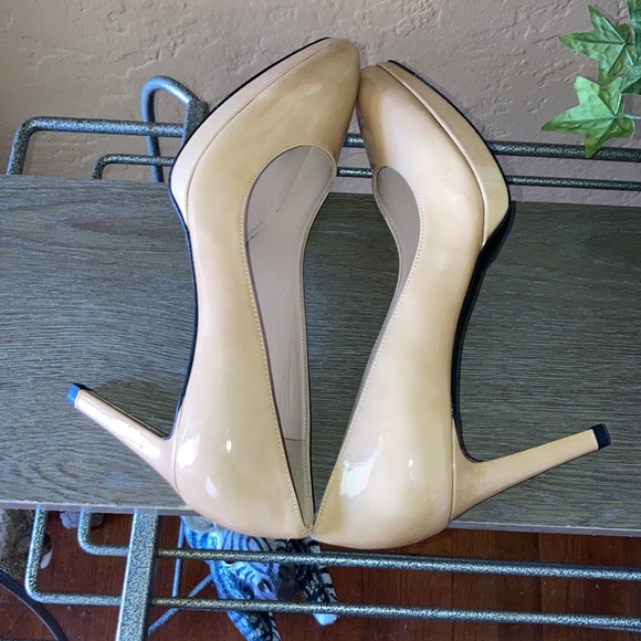 Stuart Weitzman Shoes - Picture 8 of 9